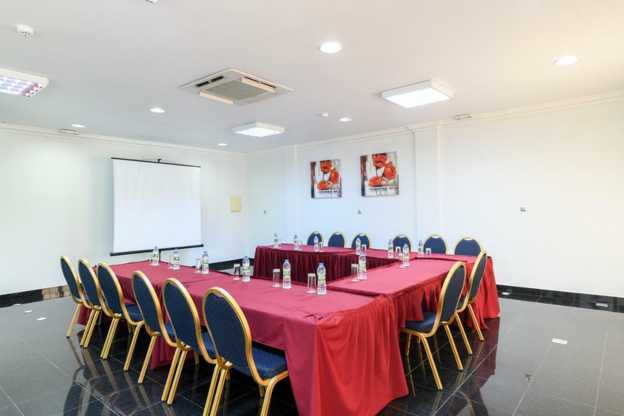 Hotel Florenca Luanda Esterno foto